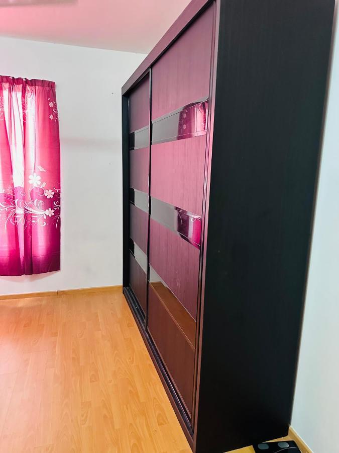 Tom's Apartment