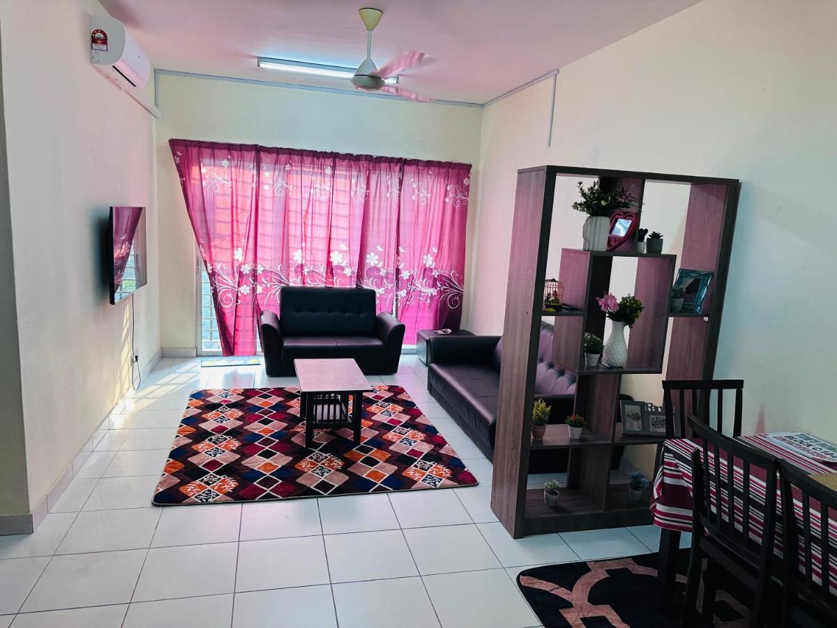 Tom's Apartment Batu Caves