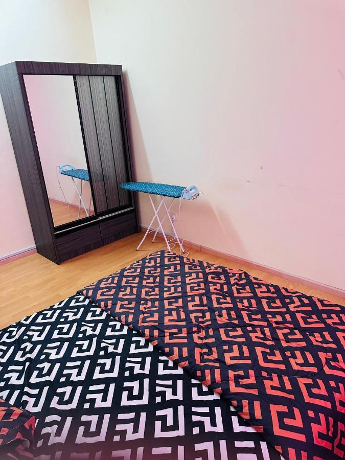 Tom's Apartment