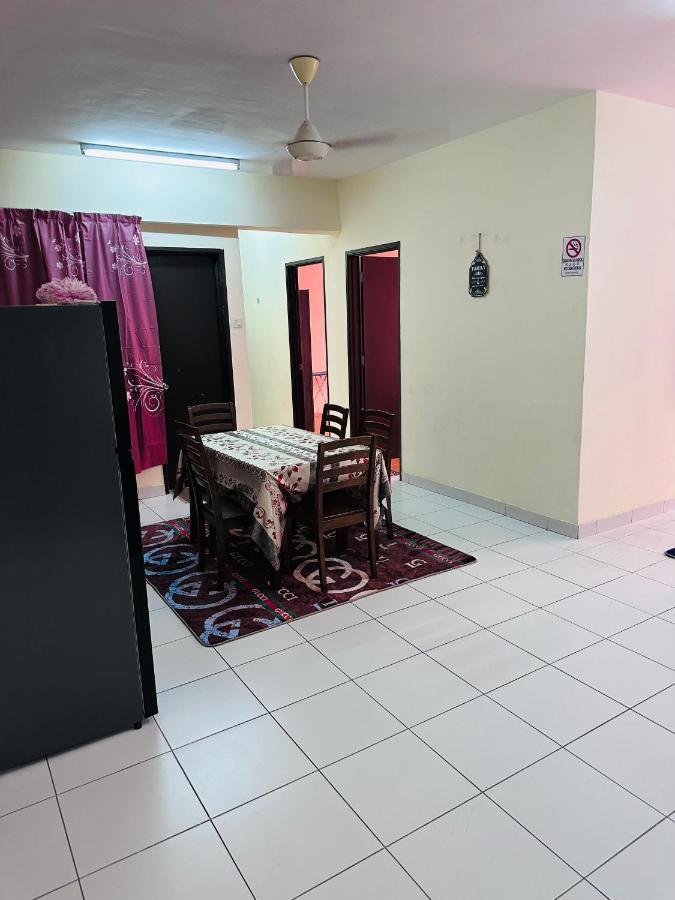 Pangsapuri Tom's *
